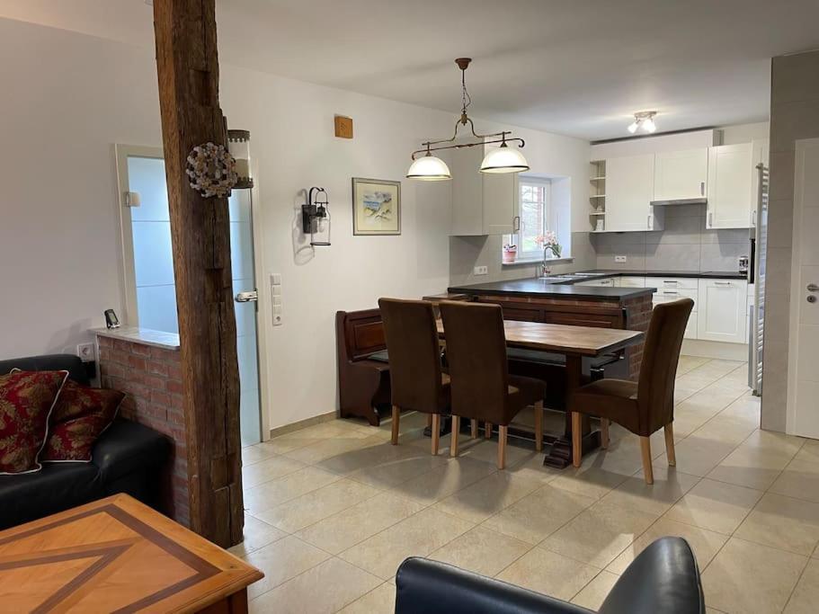Charmante Ferienwohnung In Idyllischer Lage Jever Extérieur photo